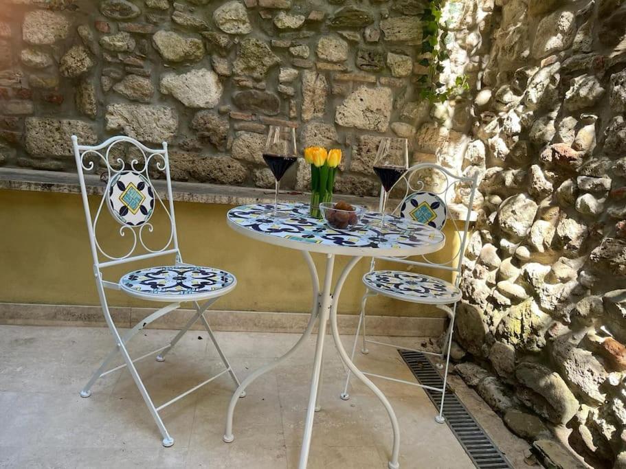 Charme In Centro With Private Parking Apartment Ascoli Piceno Luaran gambar