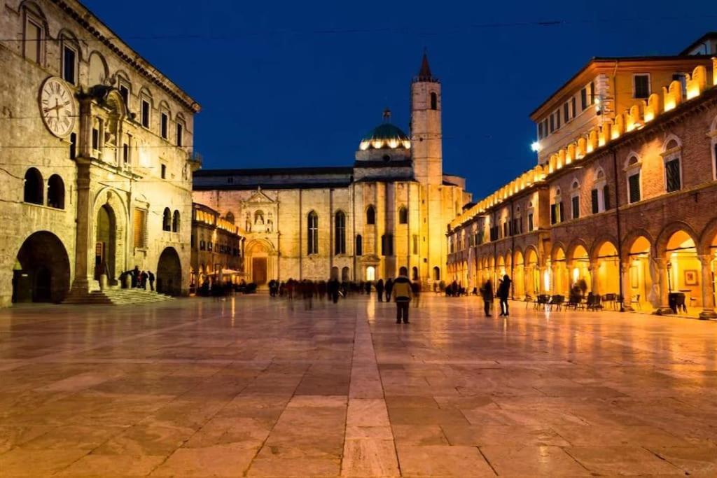 Charme In Centro With Private Parking Apartment Ascoli Piceno Luaran gambar